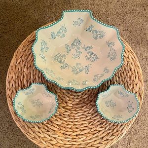 NWOT - 3pcs Temp-tations Seashell  Casserole Dish 2 Qt & 2 8oz Ramekins